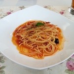 エム カフェ - トマトソースのパスタ