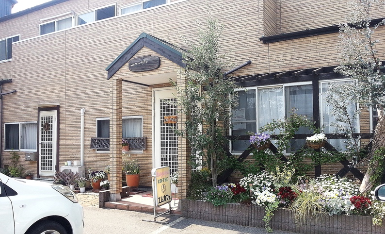 エム カフェ name=