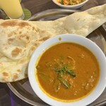 アグラ - 小松菜とチキンカレー（900円）