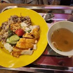 生春巻き＆アジアンごはん ティンカー - カオマンガイ