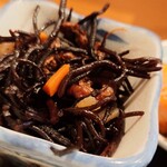 お料理ひろせ - 厳選素材で仕込まれた、"生ひじき"の炊きもの。