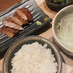 牛たん炭火焼 仁 盛岡分店 - Aランチ  牛タン定食2枚   1450円(税別)