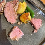 メゾンサカ - 衣は薄く洋食屋さんのポークカツレツとはちょっと違います。とても美味しいです^ - ^