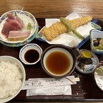 内山屋 - 料理写真:アナゴ天ぷら刺身定食　JPY 1,300