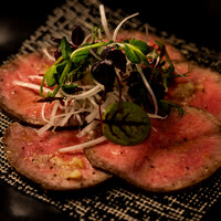 【牛タン　カルパッチョ　発酵塩レモン】