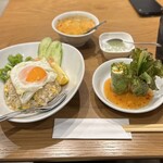 ガァウタイ - タイの海老チャーハンセット