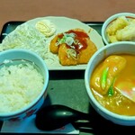 若鯱家 - 選べるミニ麺はもちろんカレーうどんです〜♥