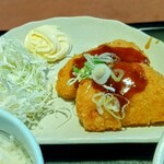 若鯱家 - 一口SIZEのカツ六切れ〜♪マヨが何だか円やかなのです〜♥