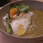 Ome Farm Kitchen - お野菜たっぷりカレー@税込1,430円＋平飼い卵の目玉焼き@税込200円