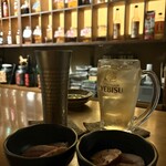 高庵 TOKYO - シーバスハイボール（左）ジンジャードライハイボール（右）