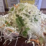 中寺2丁目ハンバーグ さんたべ - 野菜の山