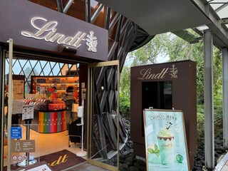 リンツ ショコラ ブティック＆カフェ - 外観