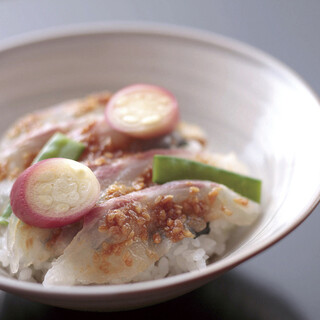 五感で楽しむ日本料理◆名物胡麻豆腐の天ぷらを堪能