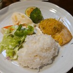 キッチン ブルー グローブ - ワンプレートにするも、ポワレは残り半分