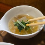 キッチン ブルー グローブ - それでも具沢山なスープ