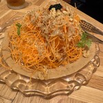 餃子といえば芭莉龍 - やみつき人参のサラダ