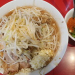 ラーメン二郎 - ラーメン半分＋ニンニク＋青ネギ崩