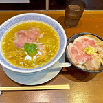 らぁめん 信 - 「島唐辛塩麺」と「チャーシューご飯」