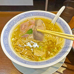 らぁめん 信 - 錦爽鶏（きんそうどり）の低温調理チャーシュー（モモ）