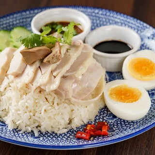 お得なランチタイム★《定番》カオマンガイなど様々ご用意