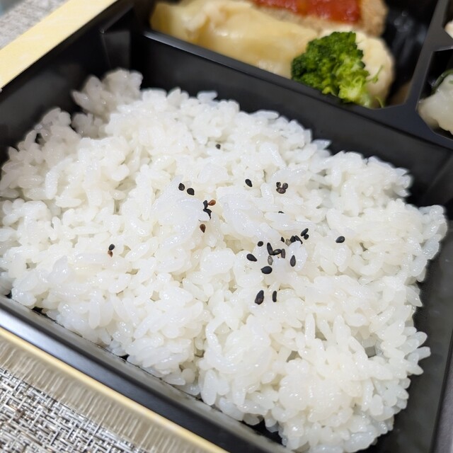 丸長 長谷川調理部 - 旭川四条（弁当）の写真