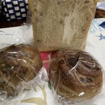 宗像堂 - 購入したパンうふふっ！豆乳コーヒーも美味しかったです。