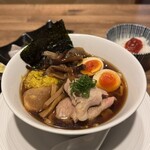 酒肴場 屯 - 【限定】青森産さもだし（ならたけ）と菊の中華蕎麦¥1400、海鮮丼¥500