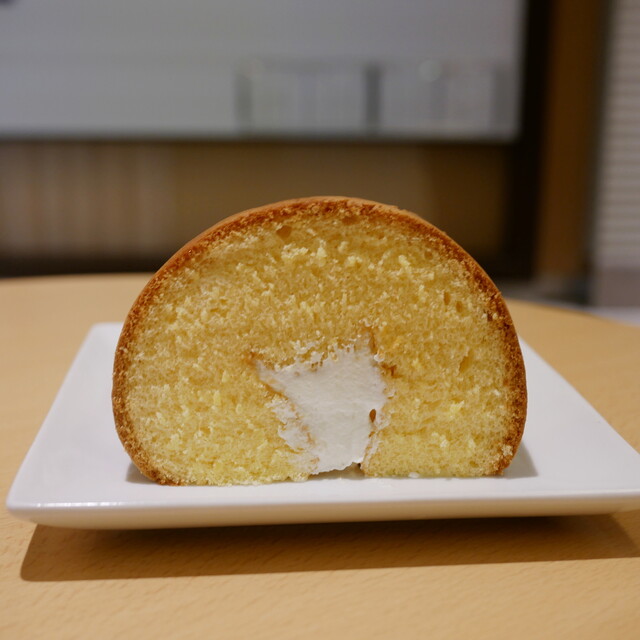 Hokkaido Gyunyu Castella, Chitose, Japan