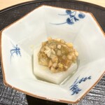 新ばし 星野 - （炊き合わせ）小蕪、松茸の軸と伊勢海老の餡