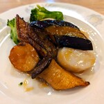 横浜大飯店 - 帆立貝のオイスター炒め