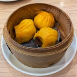 横浜大飯店 - 帆立入り蒸し餃子