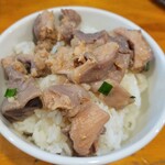 極汁美麺 umami - ホルモンをのせる