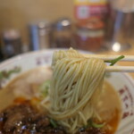 267948377 - （2024/9月）総本店限定「牛すじラーメン」の麺
