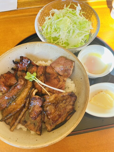 炭火焼豚丼 とんび - 帯広（豚丼）の写真