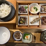 龍神丸 - 料理写真:わら焼き鰹のたたき 食べ比べ定食