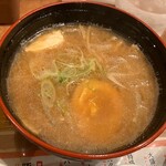 十勝豚丼 いっぴん - 豚汁（とんじる）ではなく、豚汁（ぶたじる）