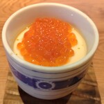 すしやのたい悟 - いくら茶碗蒸し、中に帆立貝と百合根が入ってます。