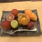 木挽町 とも樹 - 我が道、ブラックシャインマスカット、ヴァイオレットキング、クィーンルージュ、マイハート、八ヶ岳鬼灯、麗玉
      