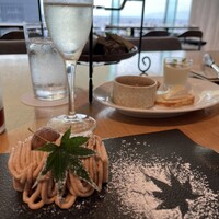 The Living Room with SKY BAR - 