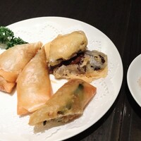 廣東料理 民生 ヒルトンプラザウエスト店 - 春巻き・茄子の天ぷら