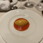 レストラン コートドール - Amusette 赤ピーマンのムース　トマトのクーリ添え