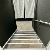 鳥さと 別邸 - 階段降ります