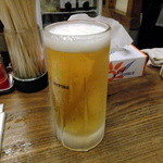 大衆酒場 よっちゃん - 中身たっぷりに注いでくれました。