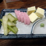 大衆酒場 よっちゃん - 三点盛り￥200。セロリ漬け・板わさ・チーズを選びました。（ ’14.04）