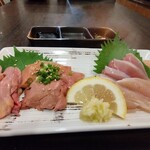 やきとり 陣 - レバ刺し/地鶏刺し