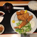 横濱屋本舗食堂 - 
