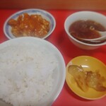 中華山田自動車 - 鶏チリ定食