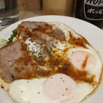 呑み喰い処 なか家 - チャーシューエッグが豪華過ぎる