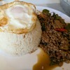 タイ料理とカラオケ クンヤーイ - ・パッガパオガイ