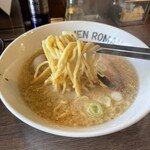 麺浪漫 - 麺はこんな感じ